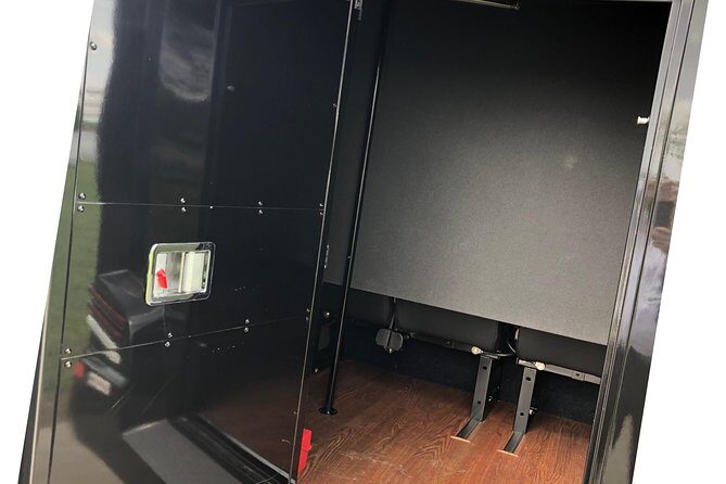 11 Passenger Executive Van: New Orleans Airport or Hotel Transfer - The 11-passenger executive van: roomy, group-friendly, practical