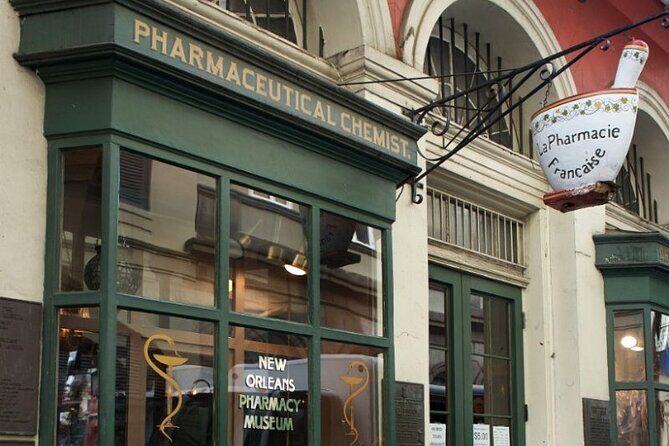2-Hour French Quarter Ghost Walking Tour in New Orleans - Bourbon Orleans Hotel: The 1854 Gallery Collapse