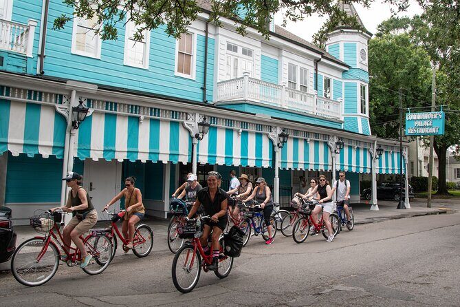 Craft Beer and Garden District Bike Tour in New Orleans - Stop 1: Garden District live oaks, mansions, and builder stories