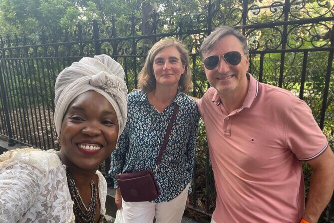 French Quarter Tour with Local Guide and Creole Stories - Getting Started at Pirate’s Alley Cafe: The Quarter’s Legend Alley
