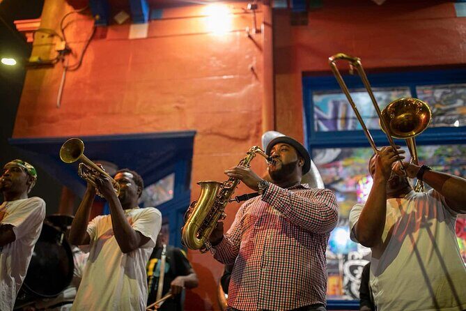 Frenchmen Street VIP Live Music Pub Crawl in New Orleans - Cocktail Choice: One Drink That Helps You Settle In