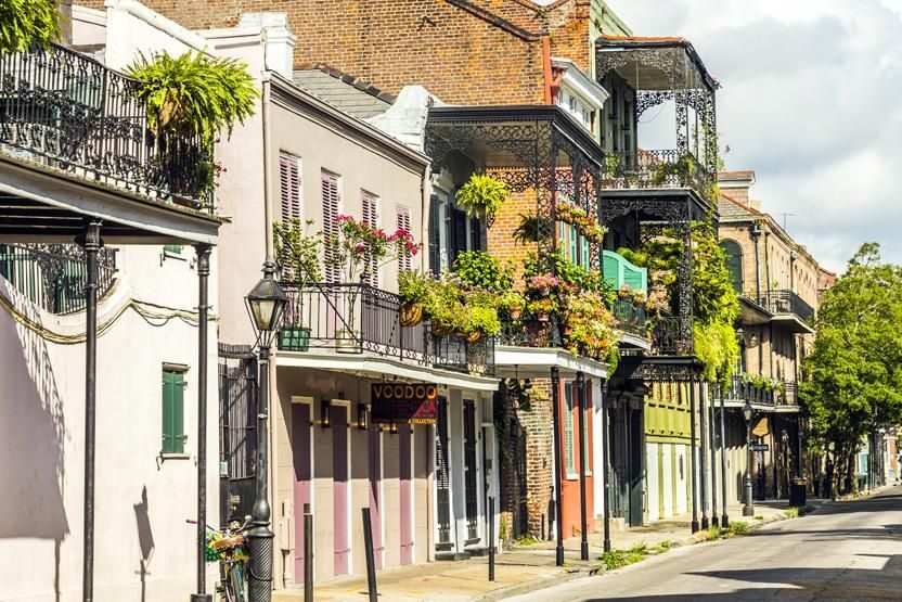 New Orleans: 2-Hour Historical Walking Tour - Stepping into the Vieux Carré from St. Anthony’s Garden