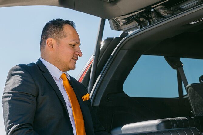 New Orleans Arrival Chauffeur Driven Transport - What happens at Louis Armstrong Intl Airport (900 Airline Dr)