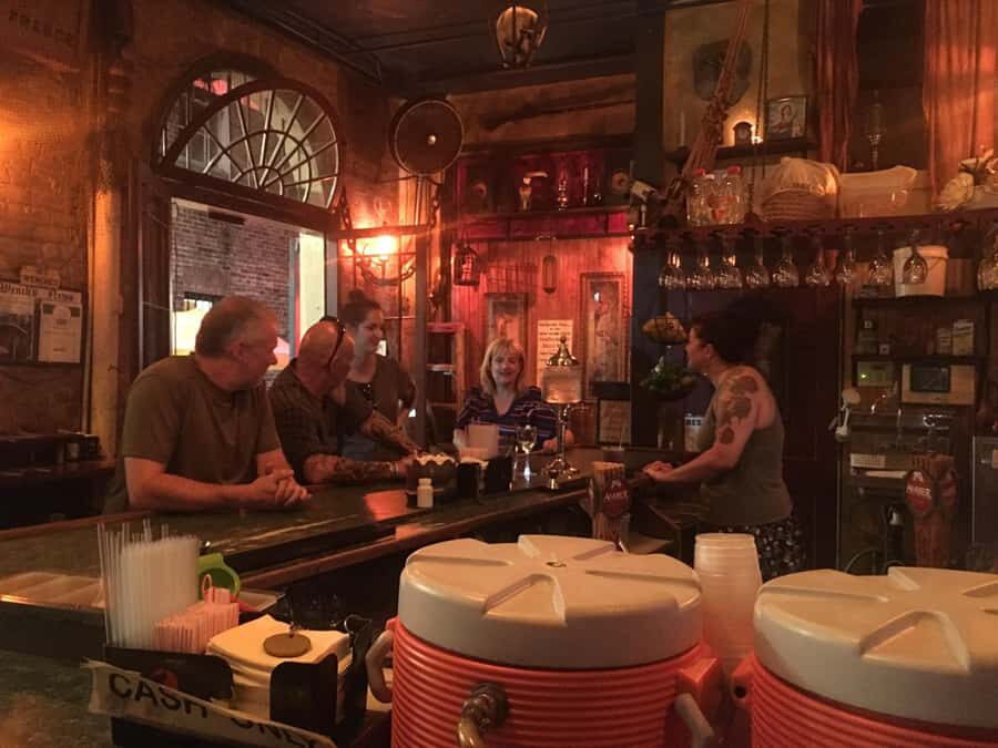 New Orleans Cocktails, History, Voodoo & Paranormal Tour - Guides, pacing, and what the experience feels like on the ground