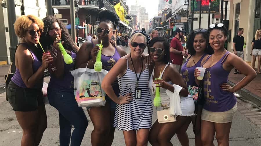 New Orleans Cocktails, History, Voodoo & Paranormal Tour - Starting at Lafitte’s: the meeting point details that matter