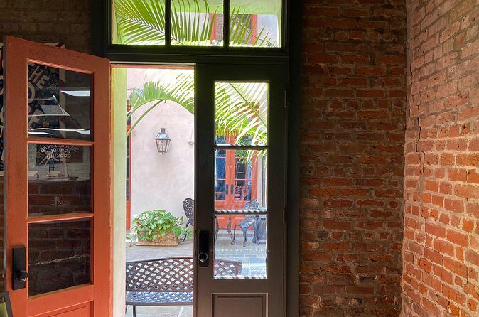 New Orleans Courtyard Cocktails: Happy Hour Mixology Class - Making a Sazerac: your hands-on moment in New Orleans style