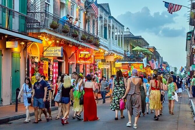 New Orleans French Quarter Private Walking Tour with a Guide - Stop 6: The Pontalba Buildings and the architecture lesson