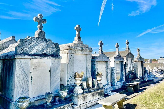 New Orleans Garden District Tour - Garden District Stop: famous houses, movie sightings, and mansion-scale architecture