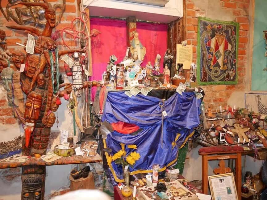 New Orleans: Guided Museum and Voodoo Walking Tour - Inside the museum: exhibits you can actually look at