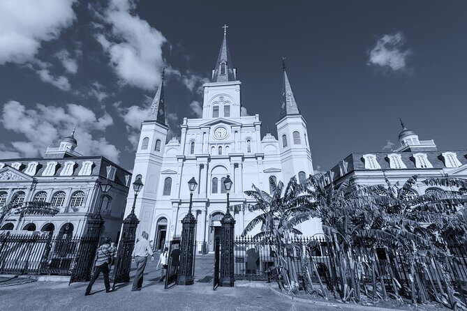New Orleans Haunted Ghost Tour - Price and time: what your $30 actually buys