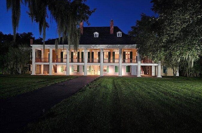 New Orleans Nighttime Cemetery and Haunted Plantation Tour - The French Quarter Outskirts Drive: What You’re Doing Between Stops