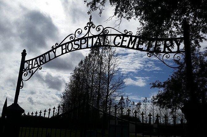 New Orleans Nighttime Cemetery and Haunted Plantation Tour - Ghost Stories With Humor: The Guide Factor (Trish Is a Big Name)