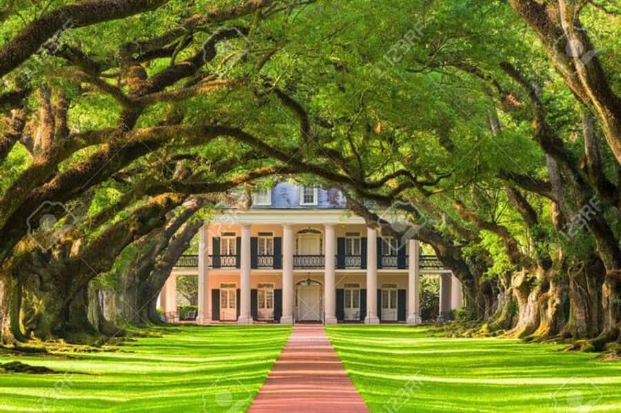 New Orleans: Oak Alley Plantation Tour with Hotel Transfers - Getting From New Orleans to Oak Alley in One Day-Long Van Ride