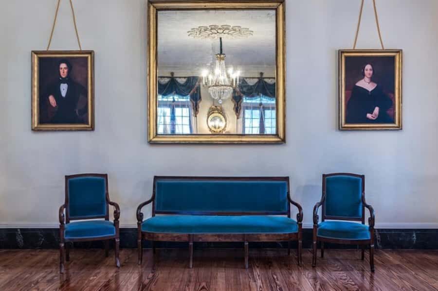 New Orleans: Oak Alley Plantation Tour with Hotel Transfers - Arriving Under 28 Oaks: The Mansion View You Came For