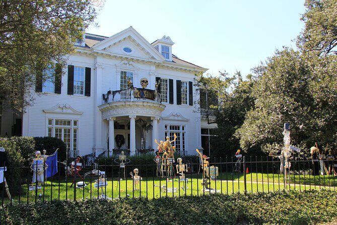 New Orleans Private City and Cemetery Tour: Up to 24 Passengers - What This Private New Orleans City + Cemetery Tour Gets Right