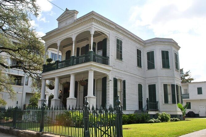 New Orleans Private Custom City Tour with St. Louis Cemetery No 3 - Stop 3: City Park grand oaks and a short history stop