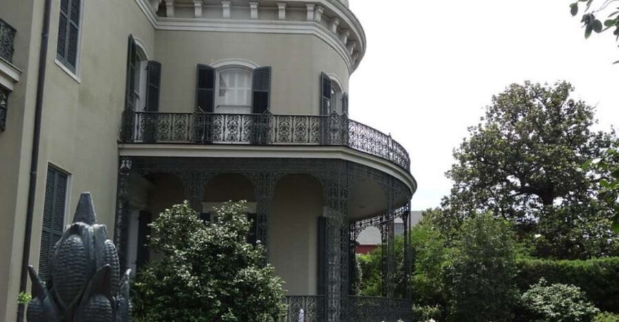 New Orleans: Tombs and Mansions of the Garden District - Starting at Colonel Short’s Villa in Uptown