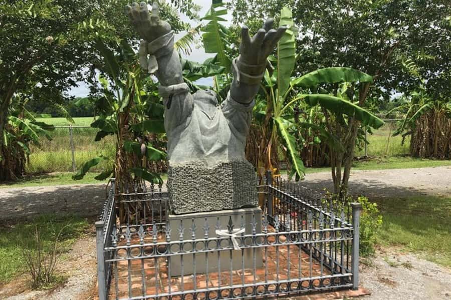 New Orleans: Whitney Plantation Audio Tour with Transfers - Detached Kitchen and Outbuildings: Understanding the Machine of Work