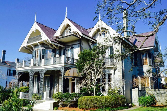 NOLA Garden District and Gates of Lafayette Cemetery Tour - Two Hours of Garden District Charm: Antebellum Homes and Social Rivalry