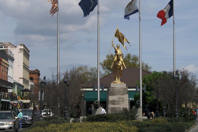 Oak Alley Plantation and New Orleans City and Cemetery Tour - New Orleans highlights by road: Jackson Square to the Cabildo