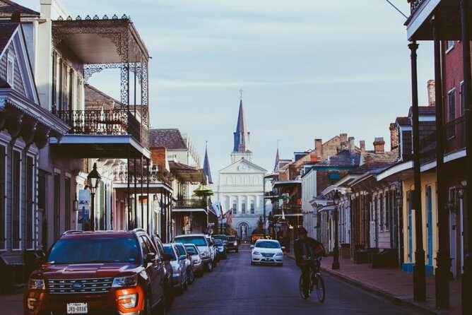 Private Chauffeured and Historian Guided City Tour of New Orleans - Garden District: oak-lined streets and Victorian-style grandeur