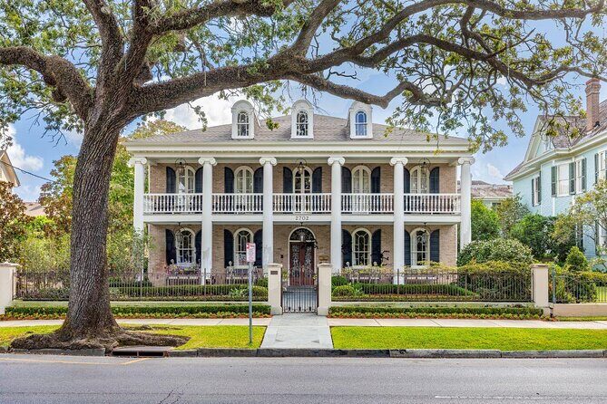 Private New Orleans Music and Culture Tour with Bar Stop - A Minivan-Forward Music Tour That Gets You Past the Usual Stops