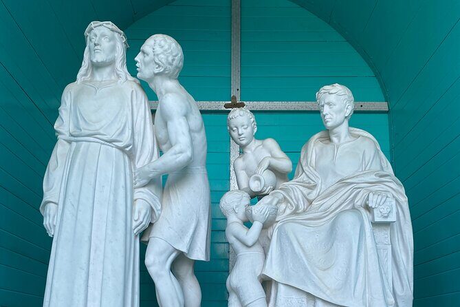 St. Roch Cemetery Walking Tour by Save Our Cemeteries - The chapel shrine moment you should plan for