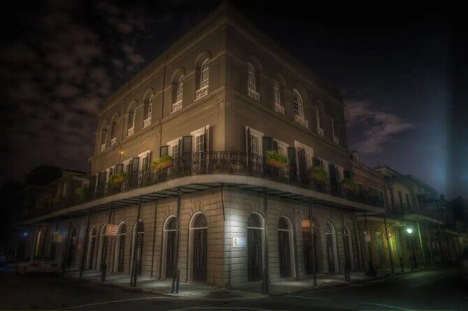 The Bad Broads Tour of New Orleans - Stop 1 in the French Quarter: madams, voodoo queens, and a ghost-city feel