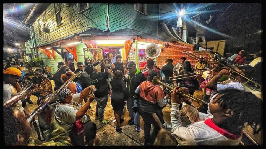 Treme Bar Crawl & Seafood Experience - Should You Book the Treme Bar Crawl & Seafood Experience?