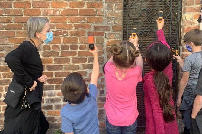 Twilight Tour- Hauntings for Tweens (8 - 12 y.o.) - A Tween Ghost Tour That Actually Feels Like a Kid’s Adventure